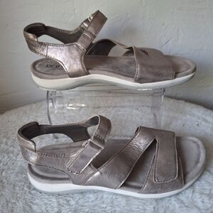 Earth Women's Shimmering Sandals Size 10